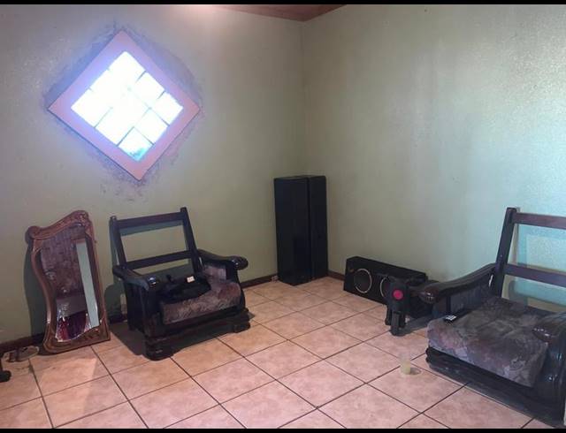 3 BEDROOM HOUSE FOR SALE IN SCOTTSDENE